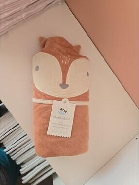 New fox infant hood and tow item 150 bin 13